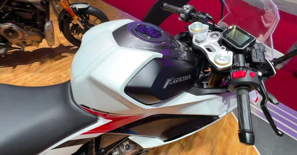 Hero Karizma XMR 210